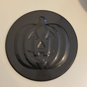 Springform Pan with 7 interchangeable design plates